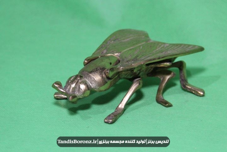 مجسمه مگس برنزی